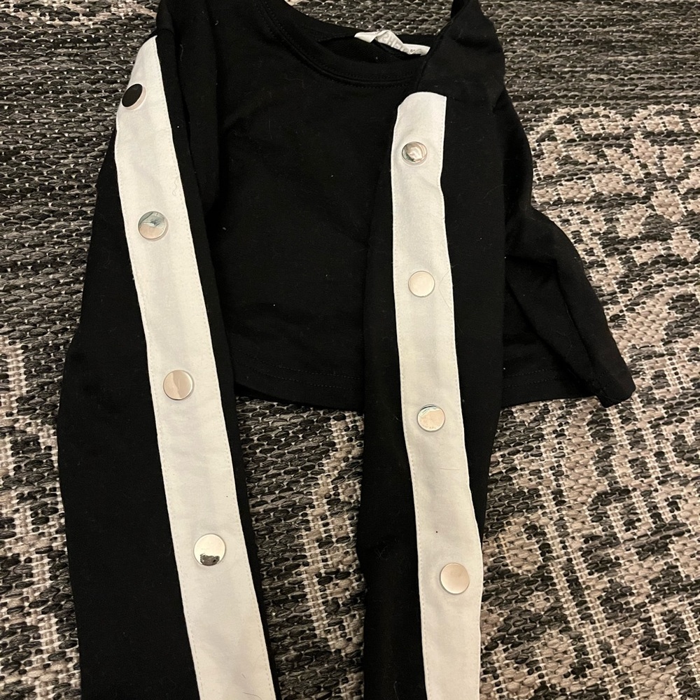 sweatshirt